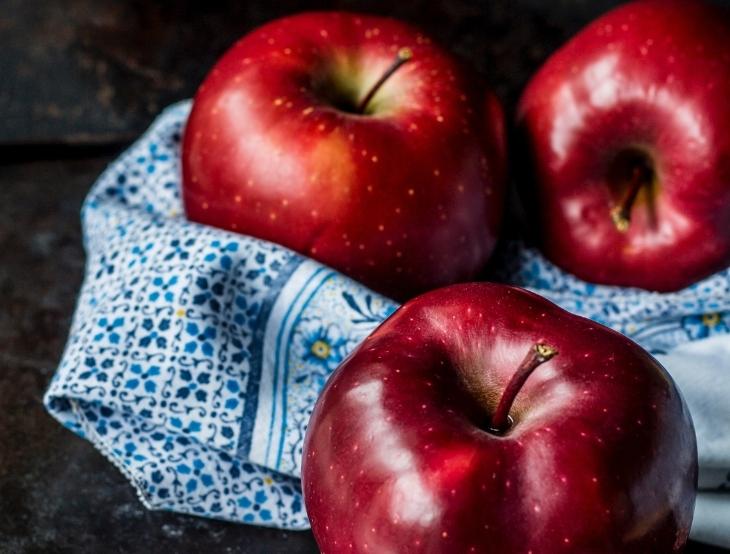 Geriebener Apfel gegen Durchfall mit oder ohne Schale